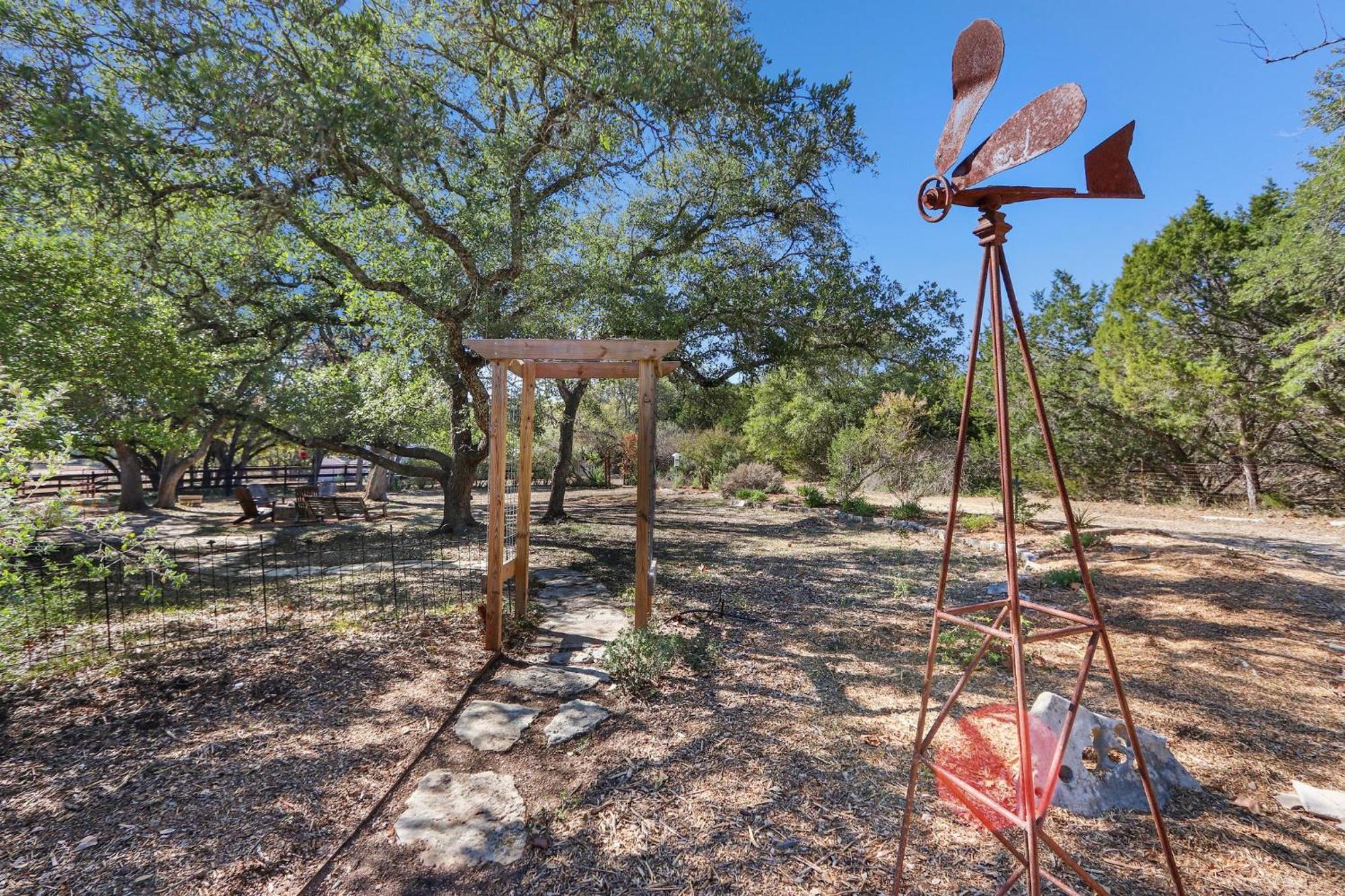 Red Donkey Cottage Wimberley Exterior foto