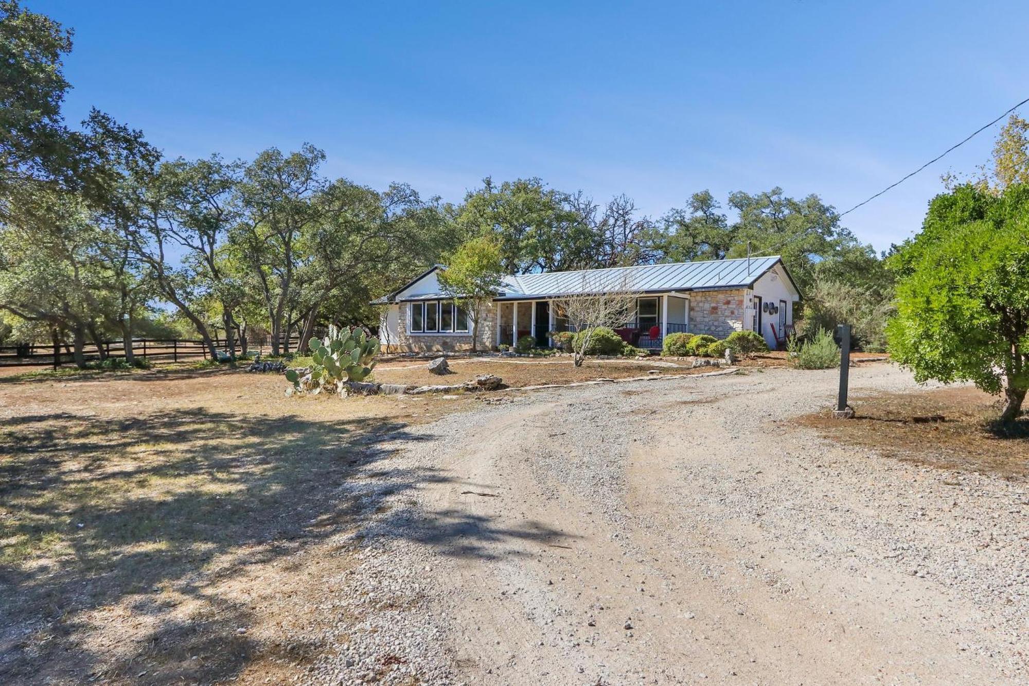 Red Donkey Cottage Wimberley Exterior foto